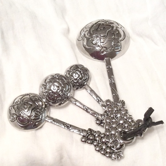 GANZ WINE GRAPE THEME MEASURING SPOONS - Picture 2 of 2